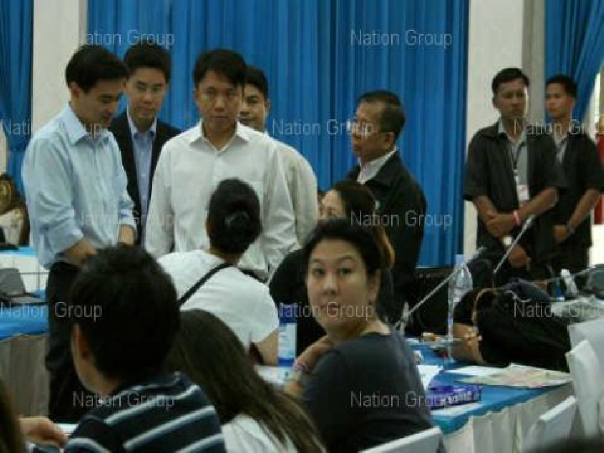 ศอฉ.เลี้ยงสื่อ-จนท.ราบ11หลังร่วมงานกว่า2เดือน