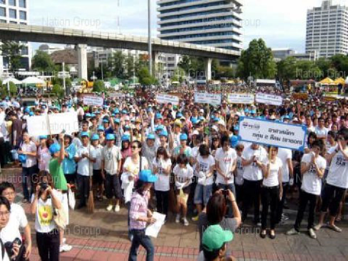 ประมวลภาพไทยร่วมใจล้างสีลม-ราชประสงค์(3)