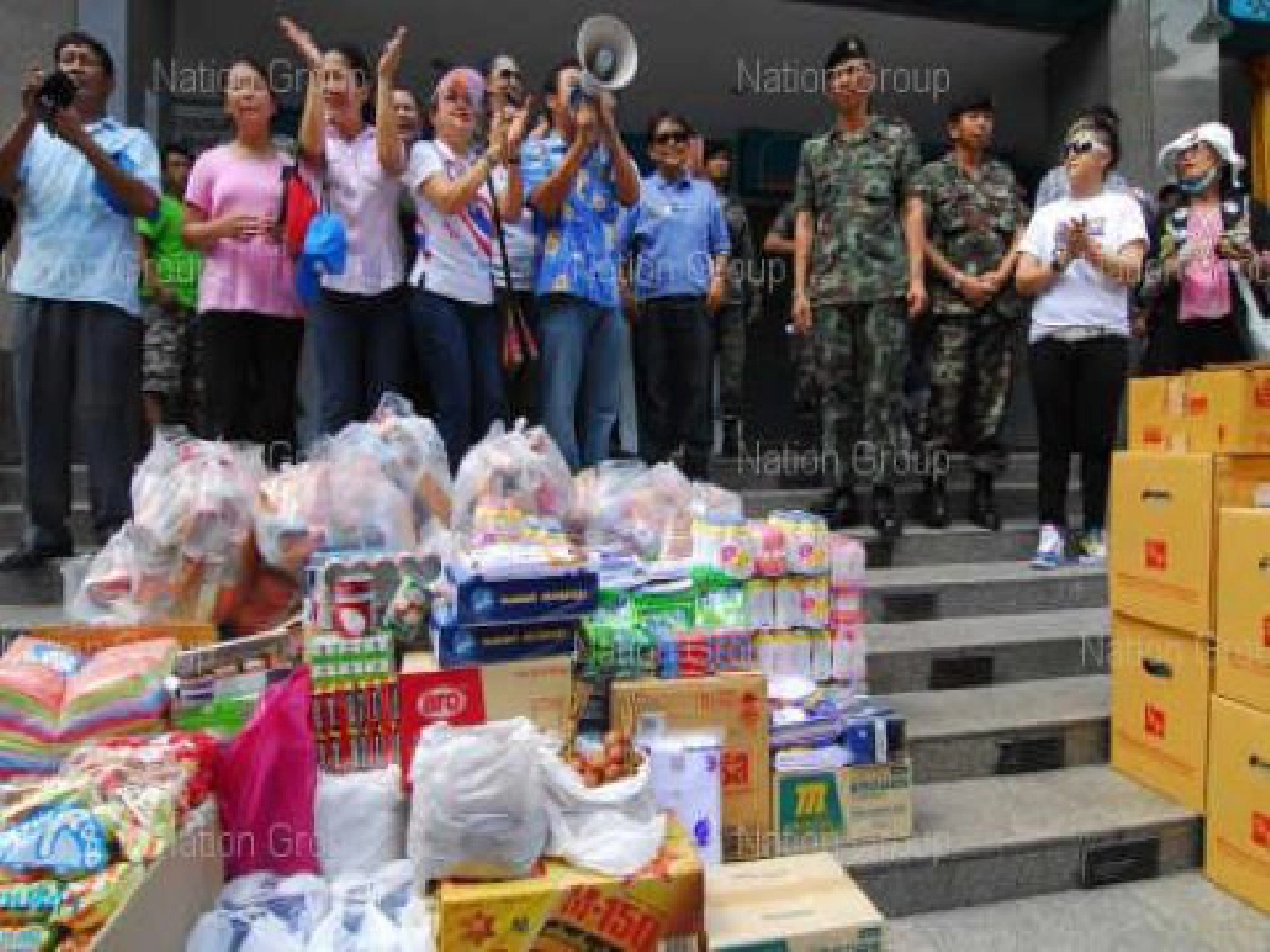 ประมวลภาพไทยร่วมใจล้างสีลม-ราชประสงค์(7) ประมวลภาพไทยร่วมใจล้างสีลม-ราชประสงค์(7)