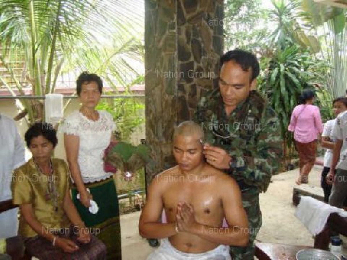 "จา พนม"บวชแทนคุณพ่อแม่ที่บ้านเกิด "จา พนม"บวชแทนคุณพ่อแม่ที่บ้านเกิด