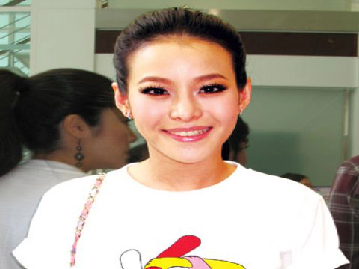 "หนิง"เซ็งโดนทวิตด่าเหตุลั้นลาร่วมงานแต่ง"นุ่น-ต๊อด"