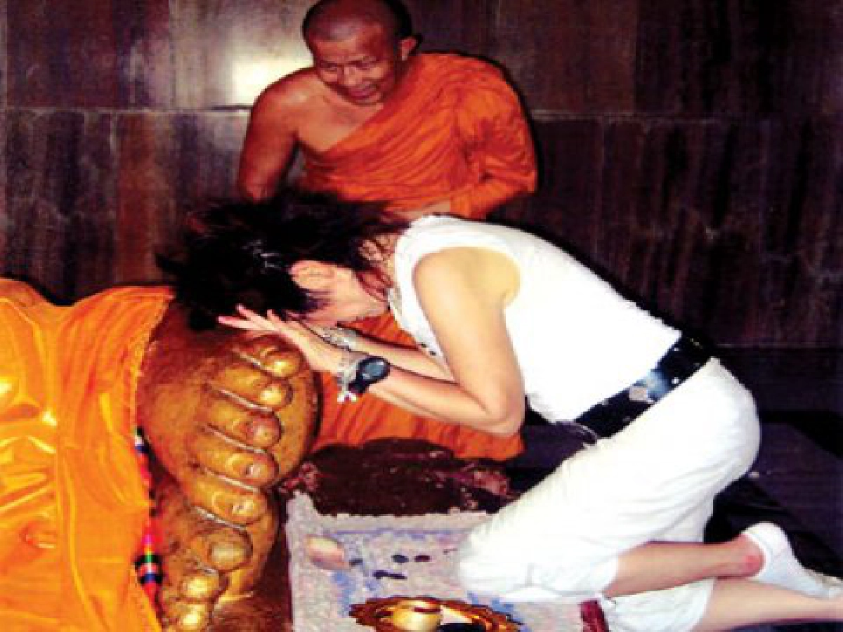 รูปเล่าเรื่อง-คุณหญิงพรทิพย์ โรจนสุนันท์ซึ้งในรสพระธรรม รูปเล่าเรื่อง-คุณหญิงพรทิพย์ โรจนสุนันท์ซึ้งในรสพระธรรม