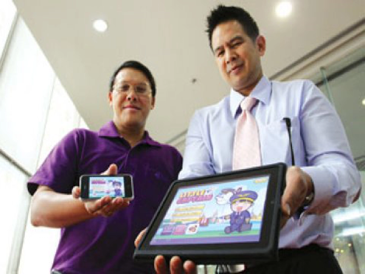 กัปตันการบินไทยใกล้ชิดผู้โดยสาร กัปตันการบินไทยใกล้ชิดผู้โดยสาร