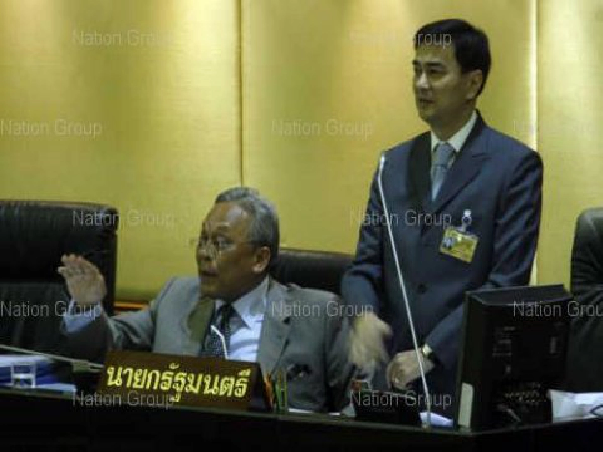 'มาร์ค'โต้6ศพวัดปทุมฯถูกยิงแนวราบ 'มาร์ค'โต้6ศพวัดปทุมฯถูกยิงแนวราบ