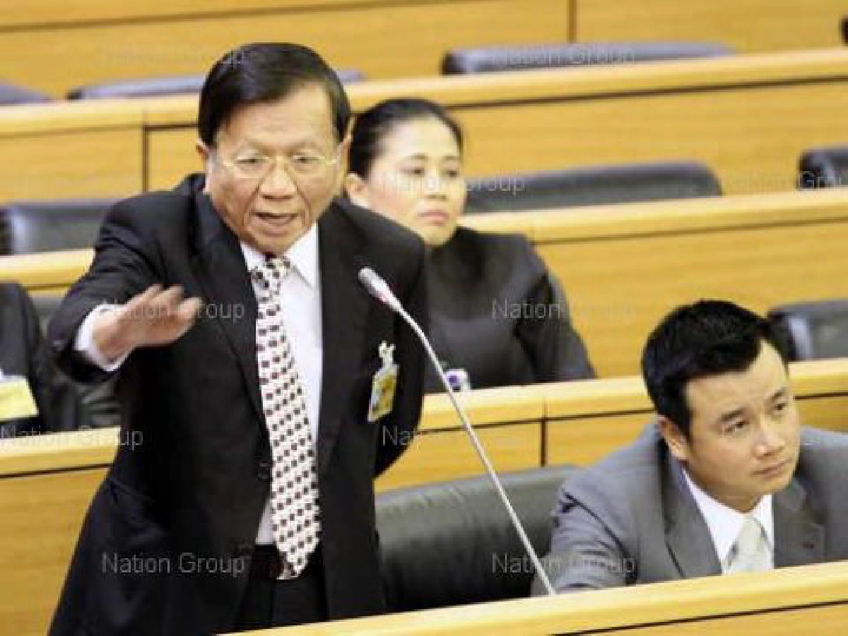 เหนาะฉุนมือปล่อยข่าวปชร.ร่วมรบ. เหนาะฉุนมือปล่อยข่าวปชร.ร่วมรบ.
