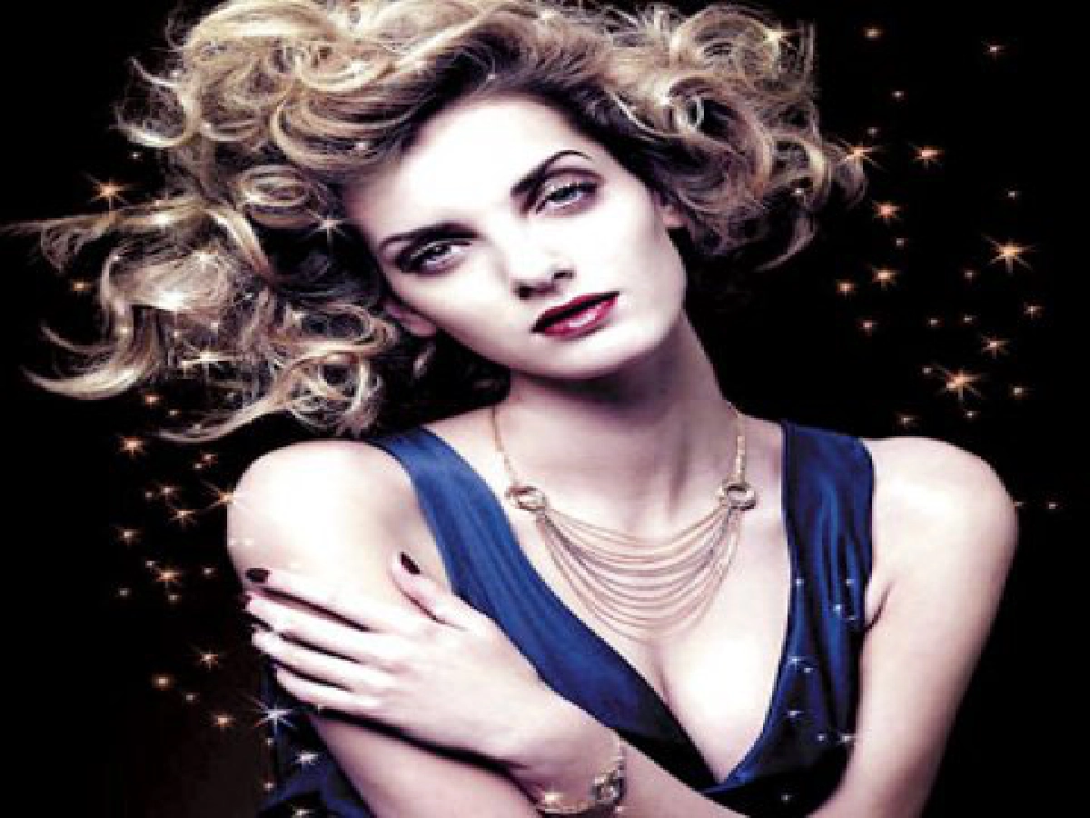 แฟชั่นคอนเนอร์-เรือนเวลาสุดคลาสสิก