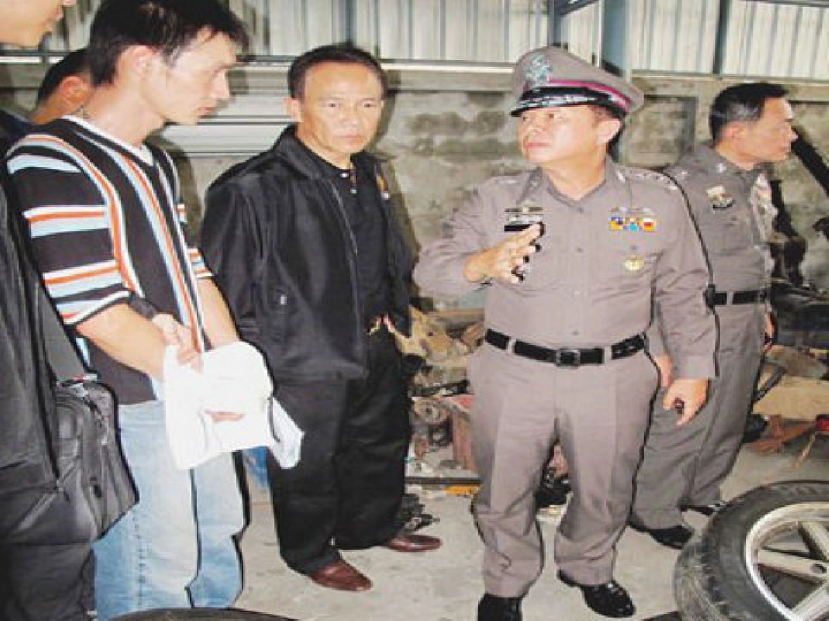 คลื่นข่าวนครบาล99.5จราจร-คดี...กับ ตร.ชื่อดัง คลื่นข่าวนครบาล99.5จราจร-คดี...กับ ตร.ชื่อดัง