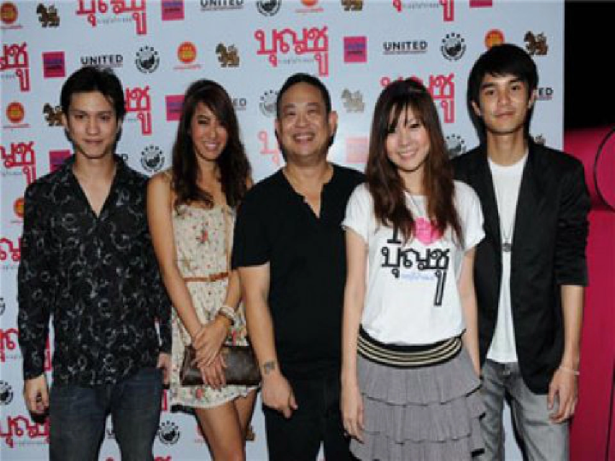เสิร์ฟข่าวเม้าท์แตก (อังคารที่ 8 มิ.ย.53)
เสิร์ฟข่าวเม้าท์แตก (อังคารที่ 8 มิ.ย.53)