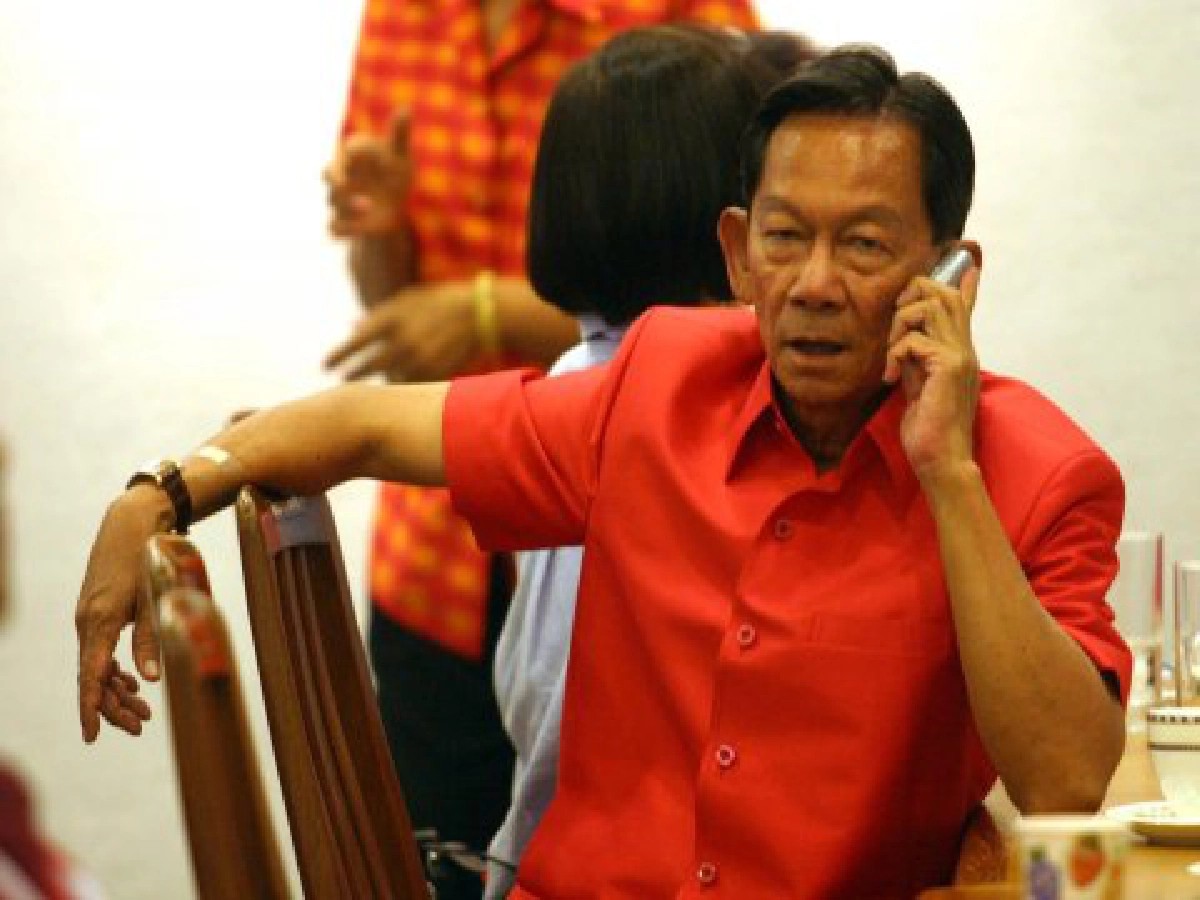 เสธ.หนั่นปัดทาบไพฑูรย์ตั้งพรรคใหม่   