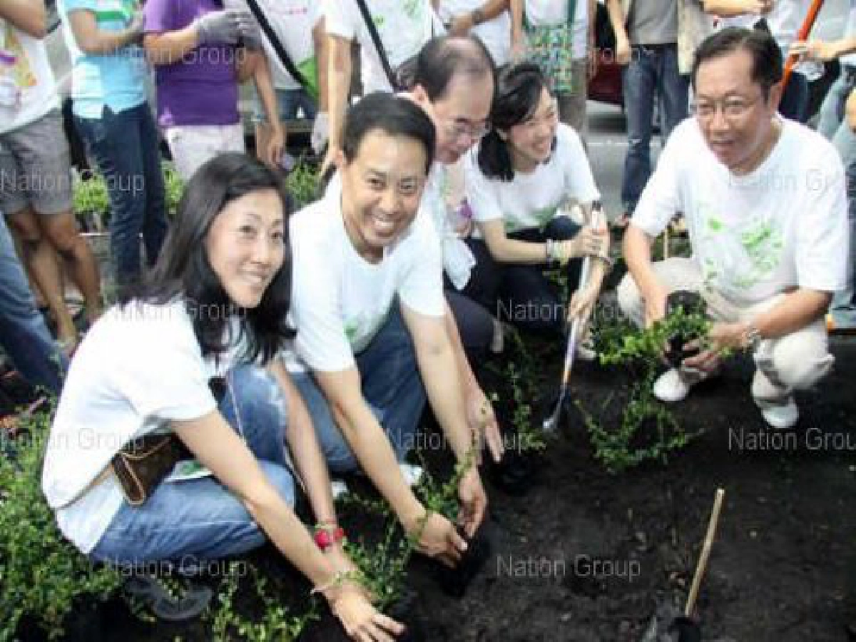พลิกฟื้นคืนสีเขียวให้กทม. พลิกฟื้นคืนสีเขียวให้กทม.