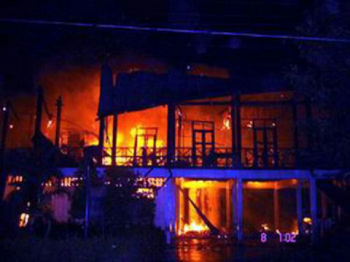 บทเรียนจากการเผาโรงเรียน บทเรียนจากการเผาโรงเรียน