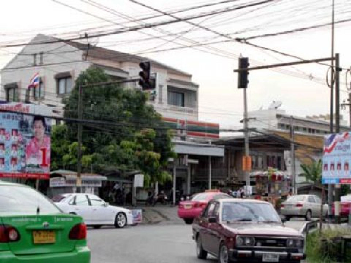 สามแยกวัดใจ 