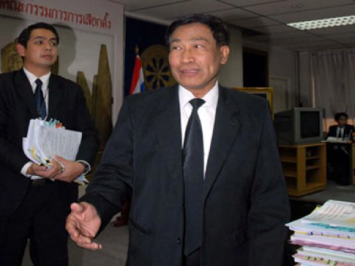 "อภิชาต"ตัวช่วย ปชป.? "อภิชาต"ตัวช่วย ปชป.?