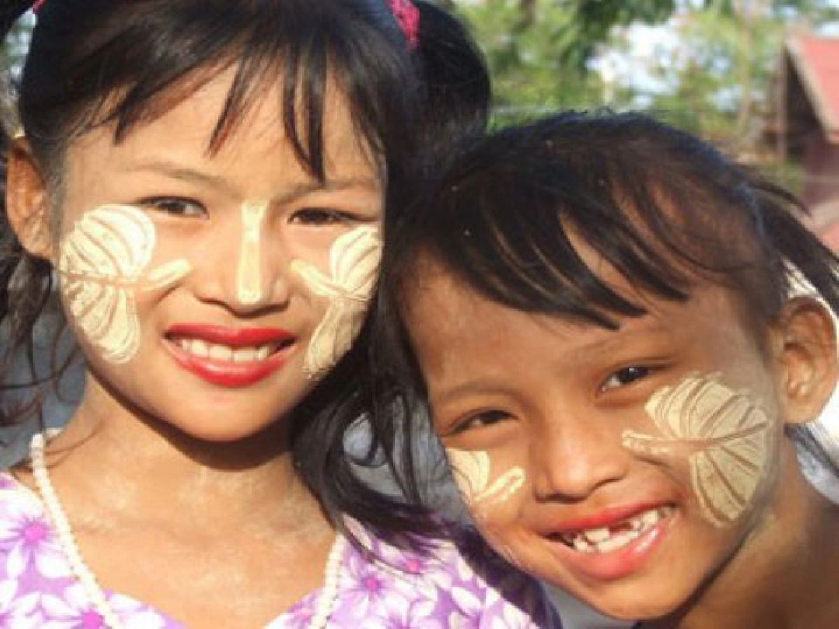 แสนเสียดาย...
ปราสาทเทพนิยายแห่งมัณฑะเลย์
แสนเสียดาย...
ปราสาทเทพนิยายแห่งมัณฑะเลย์