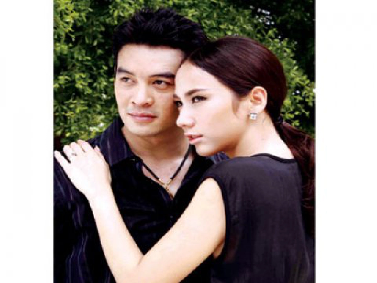 อ๊ะ...อ๊ะ ไม่กล้าสบตา เพราะต่างคนต่างรู้ เจ้าชู้เหมียนกัน...เอิ้กๆ