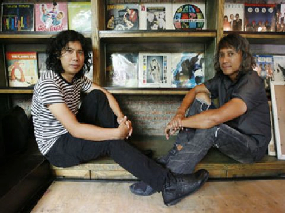 'พราย-เมธี' สองขั้ว
ที่มาผสมกันพอดี

