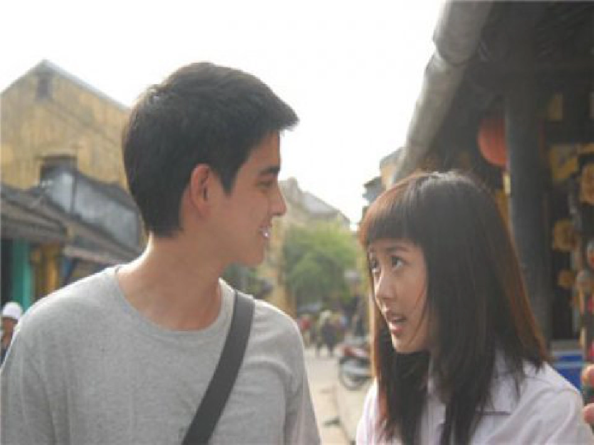 ยิปโซ ใจเต้นตึก...ตึก 
ตกหลุมปิ๊งรัก เจ 
