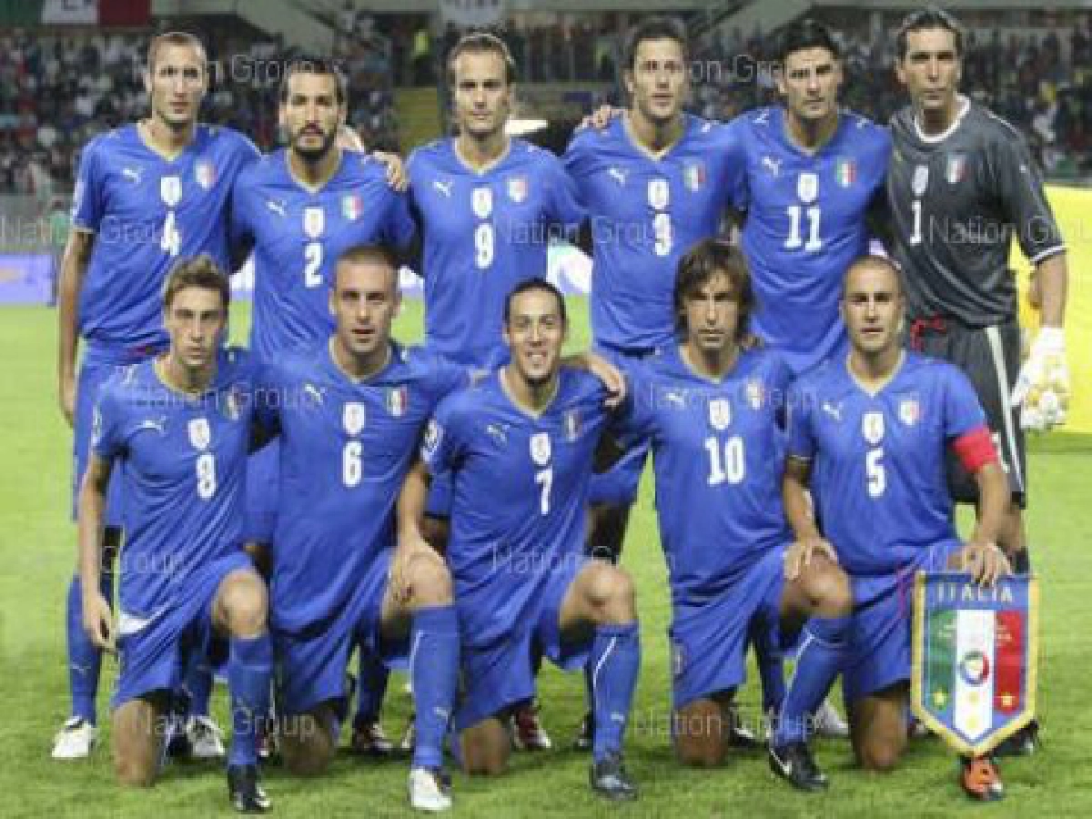 อิตาลียิ้ม"ปิร์โล"พร้อมหวดสโลวะเกีย
ลิปปีส่อเปลี่ยนแผนเล่น 4-4-2 อิตาลียิ้ม"ปิร์โล"พร้อมหวดสโลวะเกีย
ลิปปีส่อเปลี่ยนแผนเล่น 4-4-2