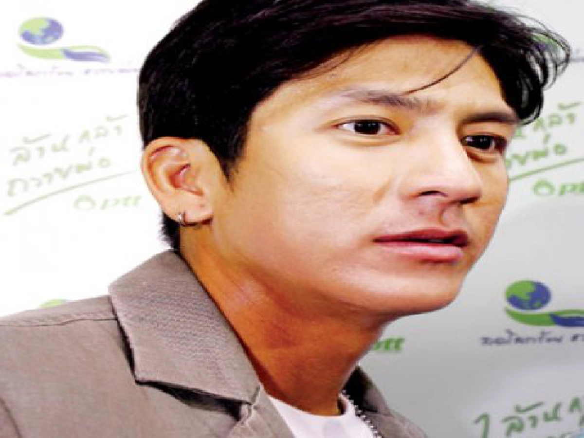 ยังไม่ปั๊มทายาท'ติ๊ก'งานยุ่ง'พีช'เข้าใจ ยังไม่ปั๊มทายาท'ติ๊ก'งานยุ่ง'พีช'เข้าใจ