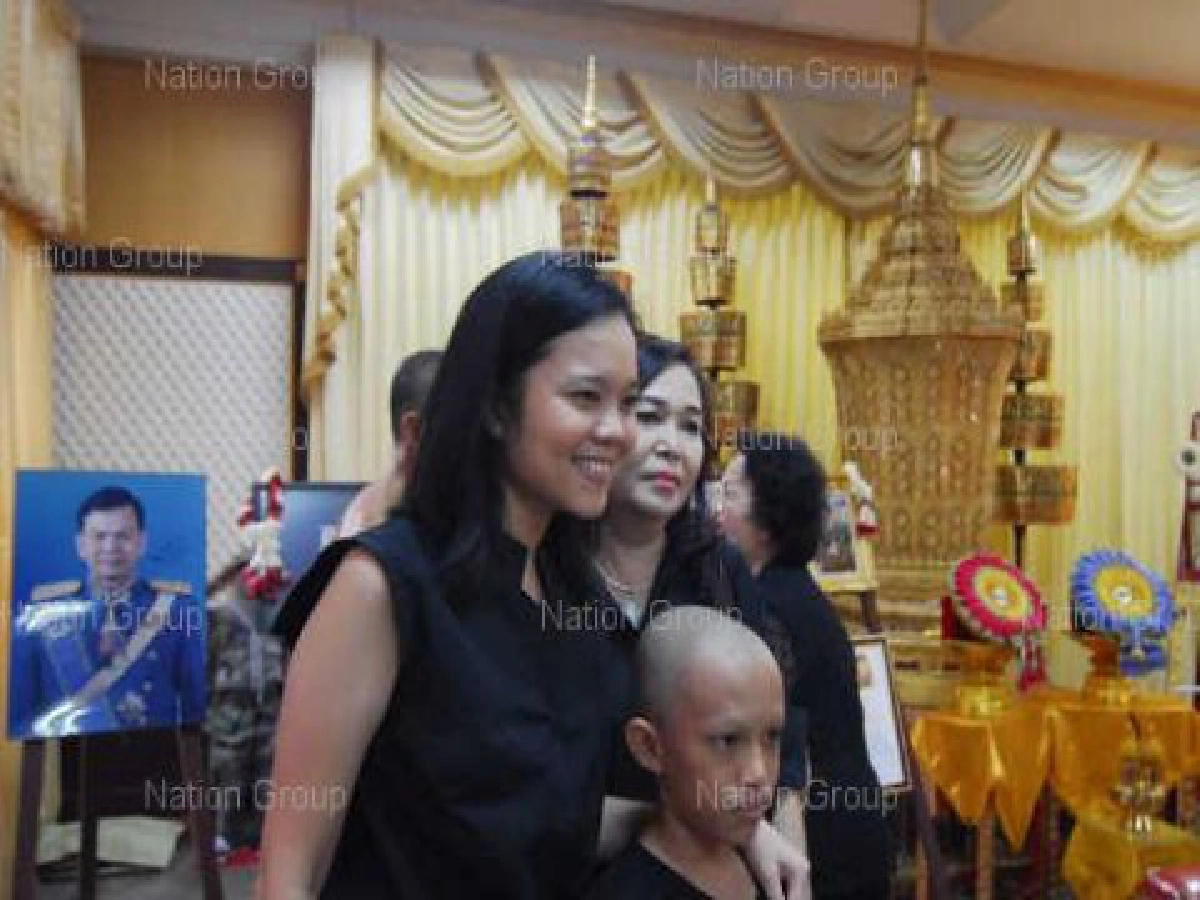ลูกสาวเสธ.แดง"รับยากหามือยิงลั่นตามรอยพ่อ ลูกสาวเสธ.แดง"รับยากหามือยิงลั่นตามรอยพ่อ