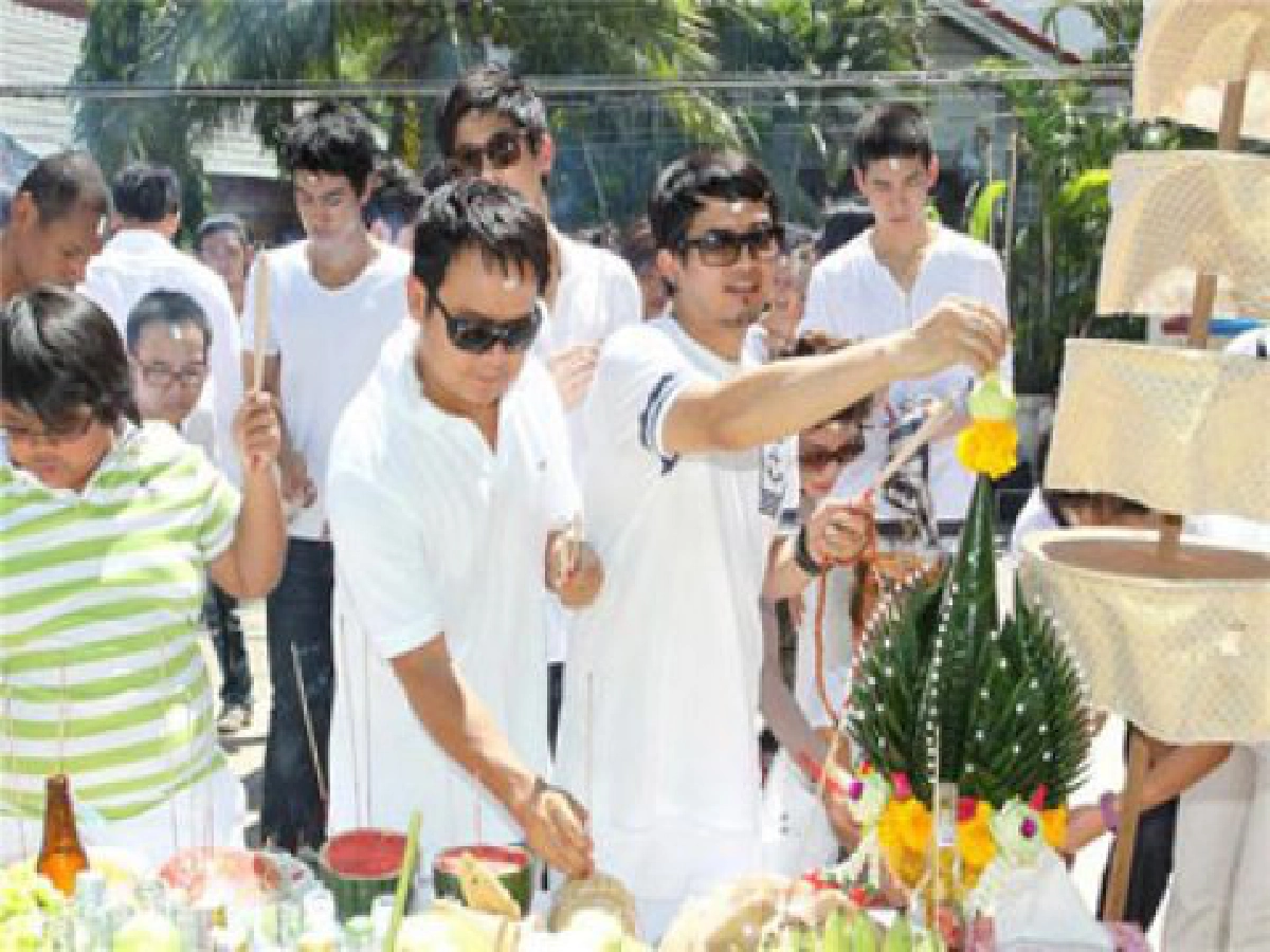 เสิร์ฟข่าวเม้าท์แตก (พุธที่ 23 มิ.ย.53)
เสิร์ฟข่าวเม้าท์แตก (พุธที่ 23 มิ.ย.53)