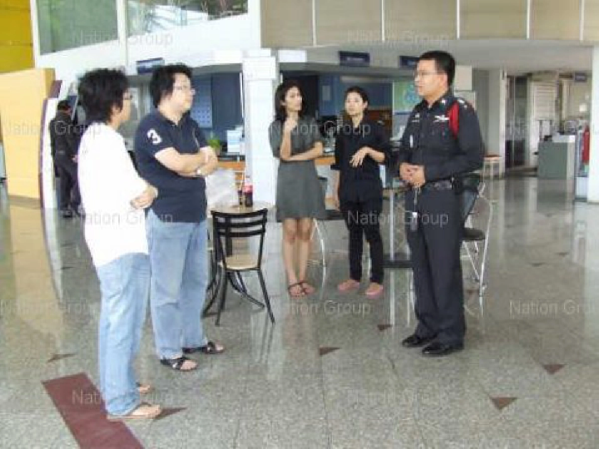 ยิงถล่มโชว์รูมเบนซ์"เจ๊เกียว"เมืองโคราช ยิงถล่มโชว์รูมเบนซ์"เจ๊เกียว"เมืองโคราช