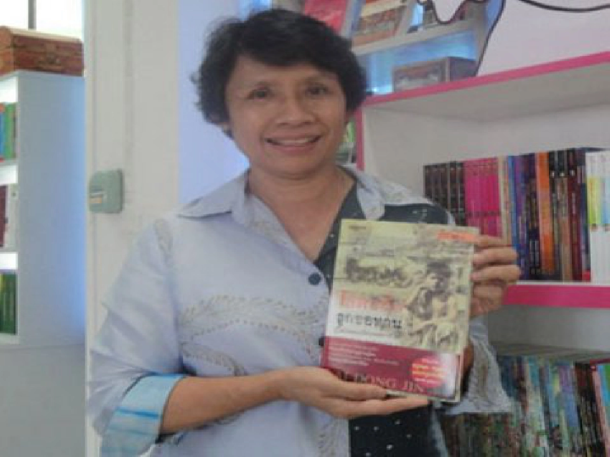 หนังสือโปรด-ไล่ตงจิ้นสอนนักเรียนให้รู้จักให้