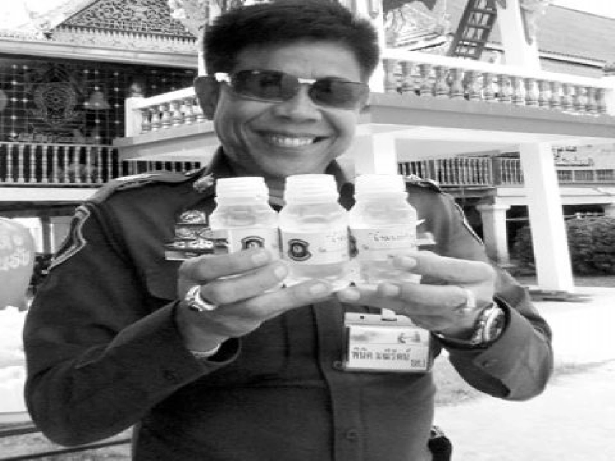 พ.ต.อ.พินิต มณีรัตน์"อิ่มบุญ9วัด...คนไทยหัวใจสีขาว