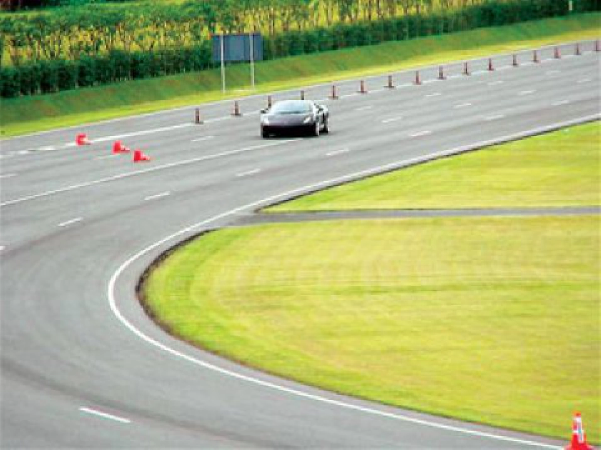 กระทิง2คันพันร้อยแรงม้า