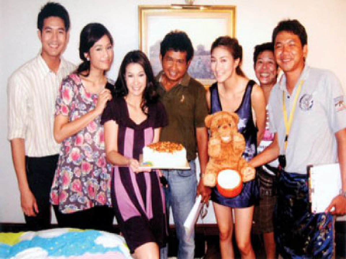เสิร์ฟข่าว...เม้าท์แตก (ศุกร์ที่ 16 ก.ค.53)
เสิร์ฟข่าว...เม้าท์แตก (ศุกร์ที่ 16 ก.ค.53)