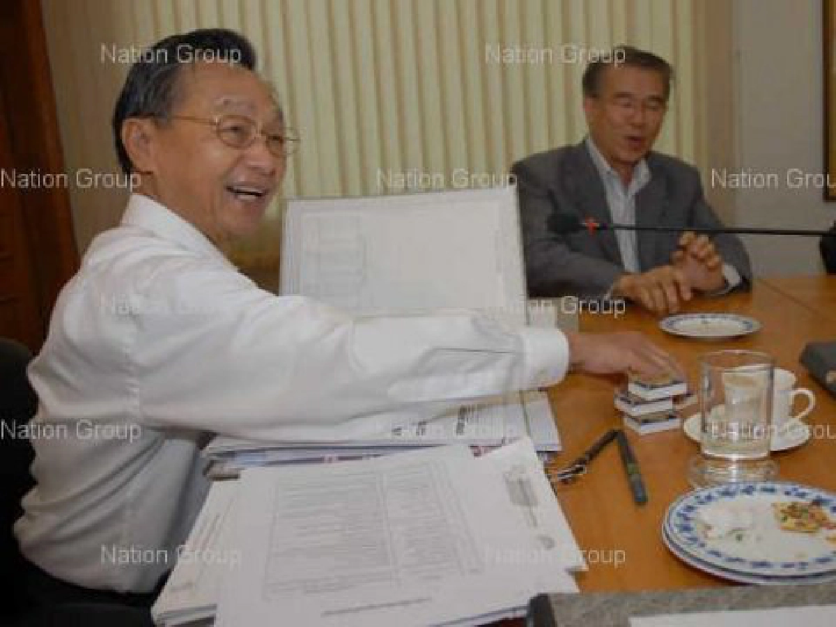 'ชวน'เรียกถกทีมกม.ปชป.คดียุบพรรค 'ชวน'เรียกถกทีมกม.ปชป.คดียุบพรรค