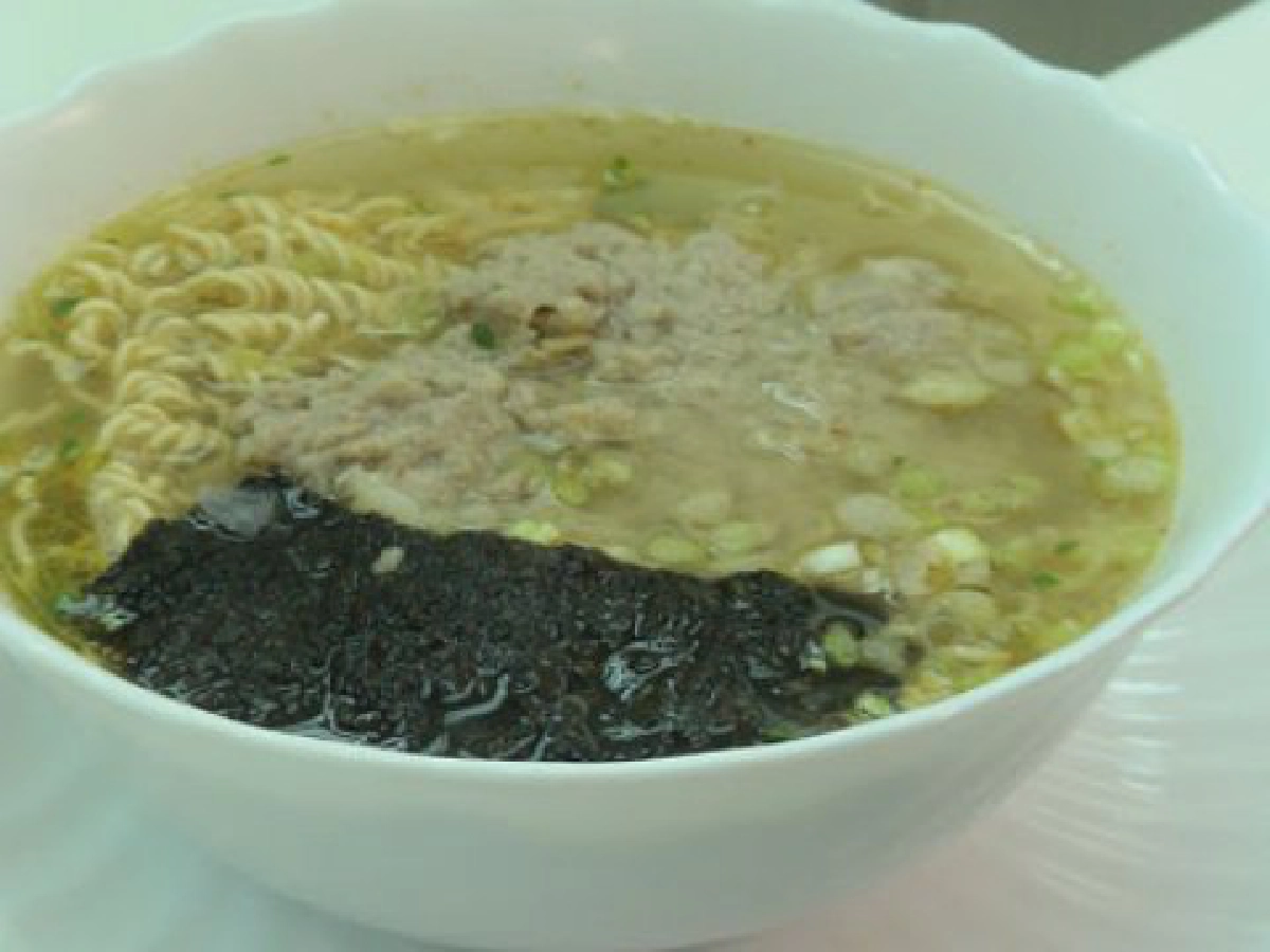 บะหมี่หมูสับจักรพรรดิ
บะหมี่หมูสับจักรพรรดิ