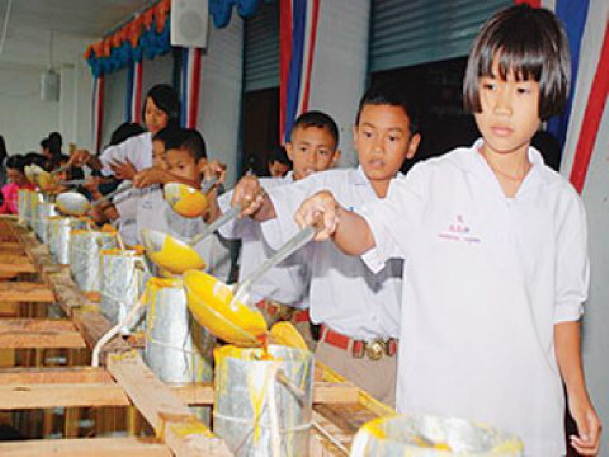 วิถีพุทธแห่งแดนใต้"
ในวันที่...แสงเทียนพรรษาไม่อับแสง

