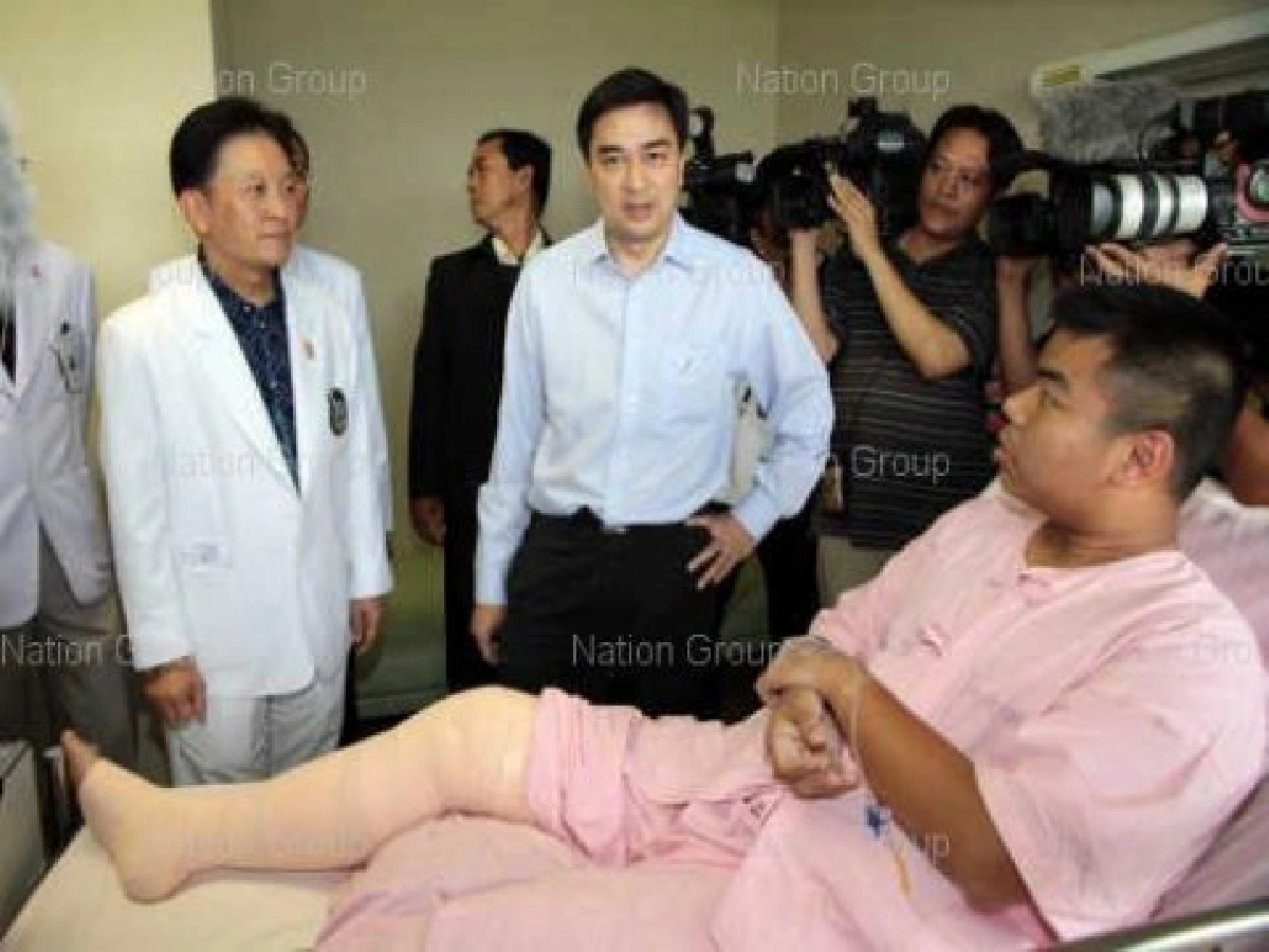 โพลหนุนต่อฉุกเฉินบึ้มบิ๊กซีพันการเมือง โพลหนุนต่อฉุกเฉินบึ้มบิ๊กซีพันการเมือง