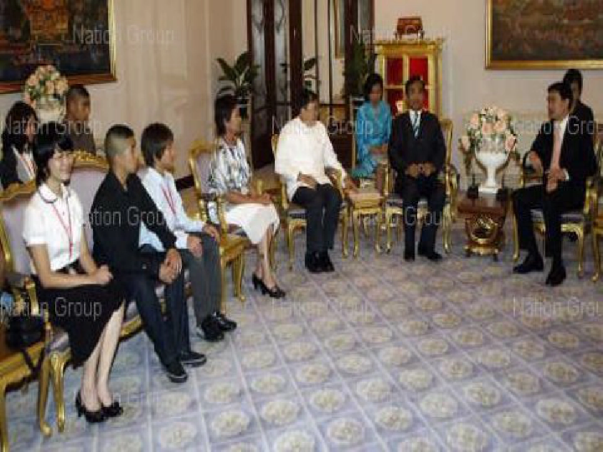 อภิสิทธิ์แนะเยาวชนไทยคืนถิ่นเรียนรู้แนวพระราชดำริ อภิสิทธิ์แนะเยาวชนไทยคืนถิ่นเรียนรู้แนวพระราชดำริ