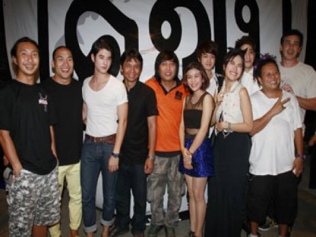 เสิร์ฟข่าวเม้าท์แตก (อังคารที่ 3 ส.ค.53)
เสิร์ฟข่าวเม้าท์แตก (อังคารที่ 3 ส.ค.53)