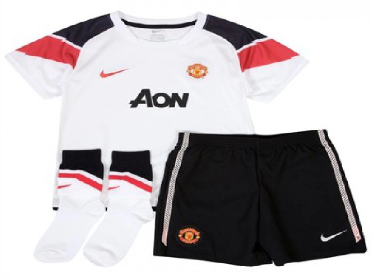 เฟอร์กี้วางแผนตะครุบ "ดิยาร์รา-โอซิล"
ผีเปิดตัวเสื้อแข่งชุดเยือนแบบใหม่