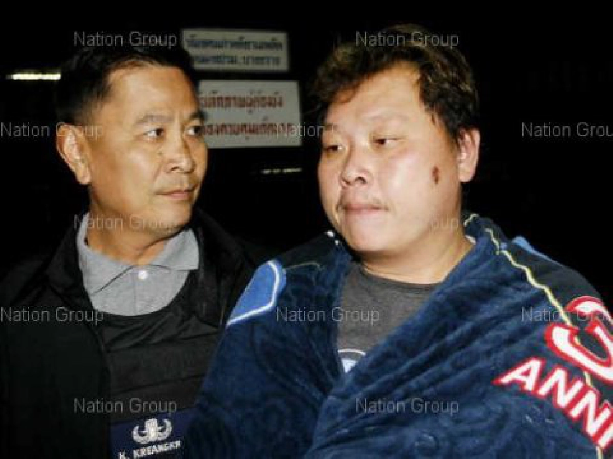 ศาลให้ประกัน"เสก"1ล้านความดันขึ้นหามส่งรพ.
ศาลให้ประกัน"เสก"1ล้านความดันขึ้นหามส่งรพ.