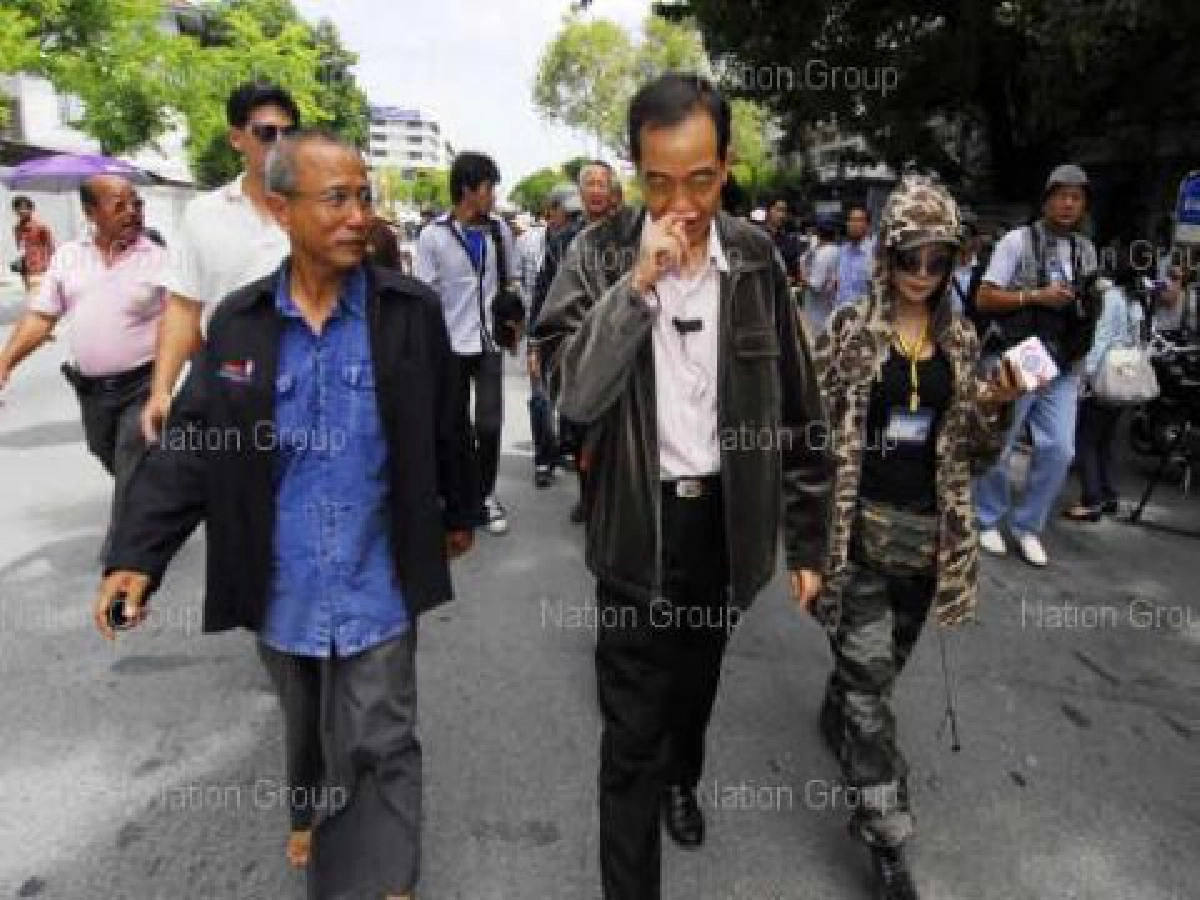 พธม.หน้าทัพภาค1ปักหลักรอนายกฯแจงเอ็มโอยู พธม.หน้าทัพภาค1ปักหลักรอนายกฯแจงเอ็มโอยู