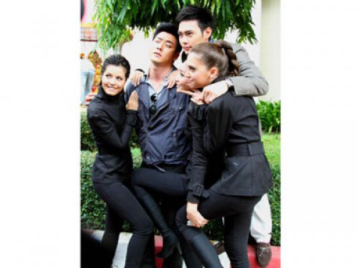รวมกันเราอยู่ แยกหมู่เราตาย