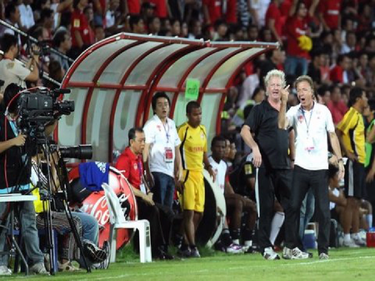 จำนนหลักฐาน
ผจก.กิเลนยอม
ถูกปรับ 1 หมื่น จำนนหลักฐาน
ผจก.กิเลนยอม
ถูกปรับ 1 หมื่น