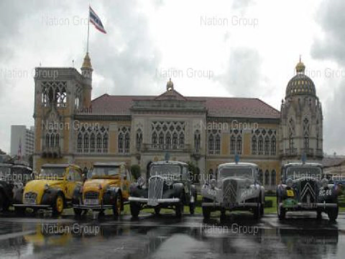 เสธ.หนั่นต้อนรับแรลลี่รถโบราณกระตุ้นเที่ยวไทย เสธ.หนั่นต้อนรับแรลลี่รถโบราณกระตุ้นเที่ยวไทย
