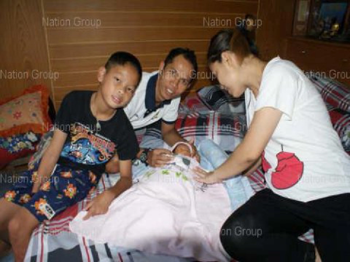 "สมจิตร"ได้ลูกสาว
ชื่อ"น้องจันทร์เจ้า" "สมจิตร"ได้ลูกสาว
ชื่อ"น้องจันทร์เจ้า"