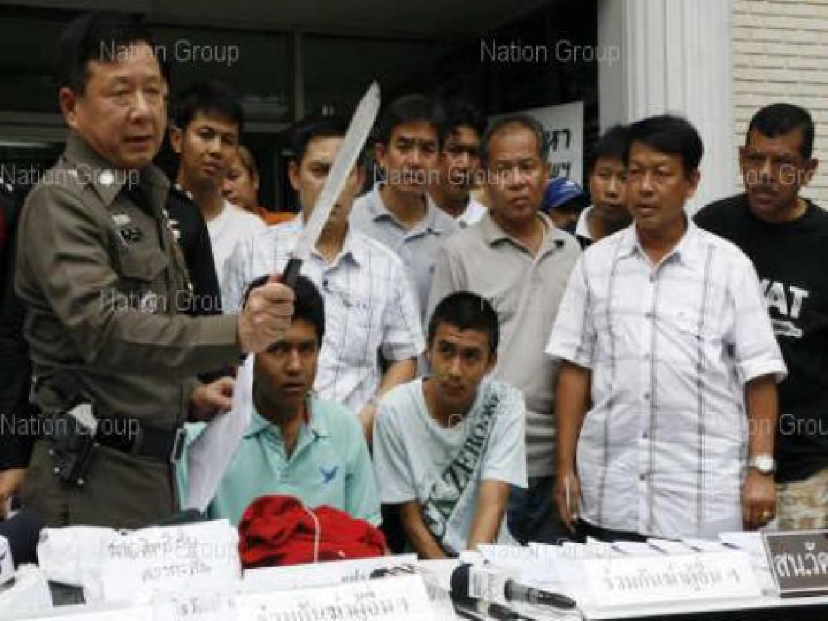 นครบาล5รวบ9โจ๋รุมแทงอริดับคาร้านเน็ต นครบาล5รวบ9โจ๋รุมแทงอริดับคาร้านเน็ต