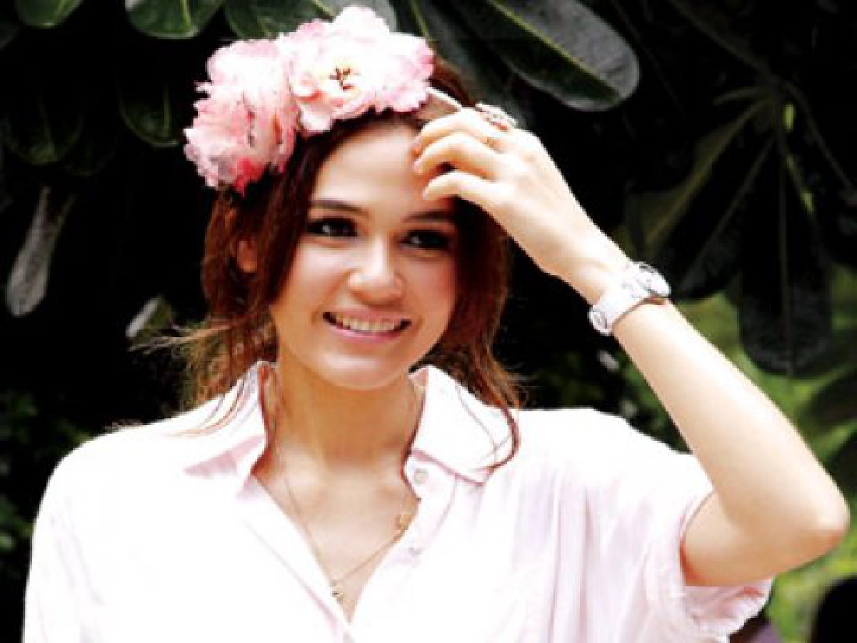 ชมพู่โต้ข่าวหยิ่ง ชมพู่โต้ข่าวหยิ่ง