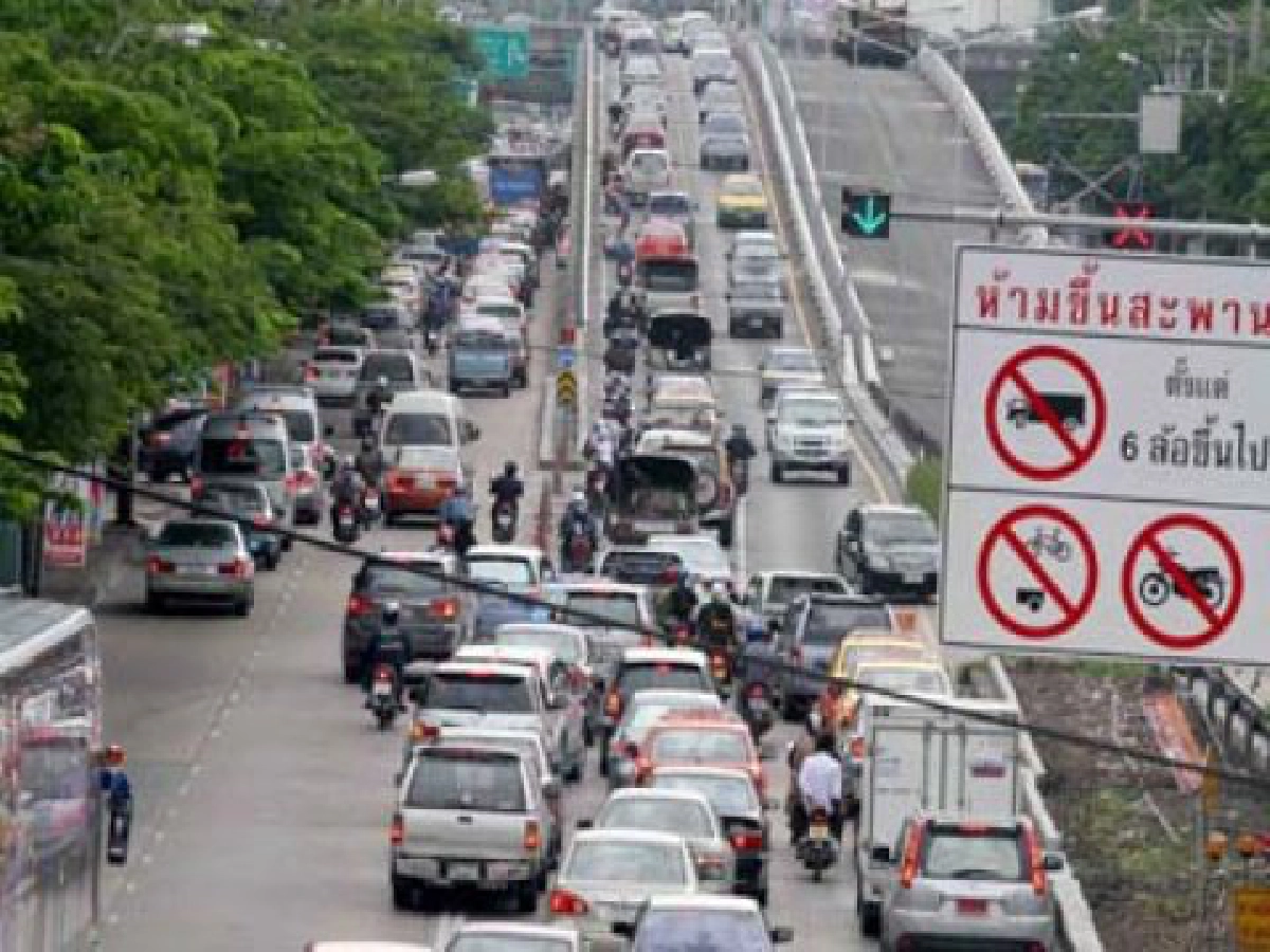 รถติดคอสะพาน รถติดคอสะพาน