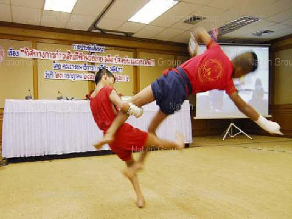 ฝรั่งฆ่าฝรั่ง...คลั่งมวยไทย ฝรั่งฆ่าฝรั่ง...คลั่งมวยไทย