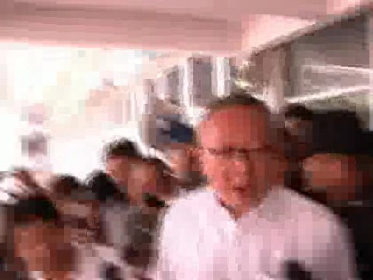 พธม.มอบตัวคดีปิดสนามบิน"สนธิ"ยันปฏิเสธข้อหา พธม.มอบตัวคดีปิดสนามบิน"สนธิ"ยันปฏิเสธข้อหา