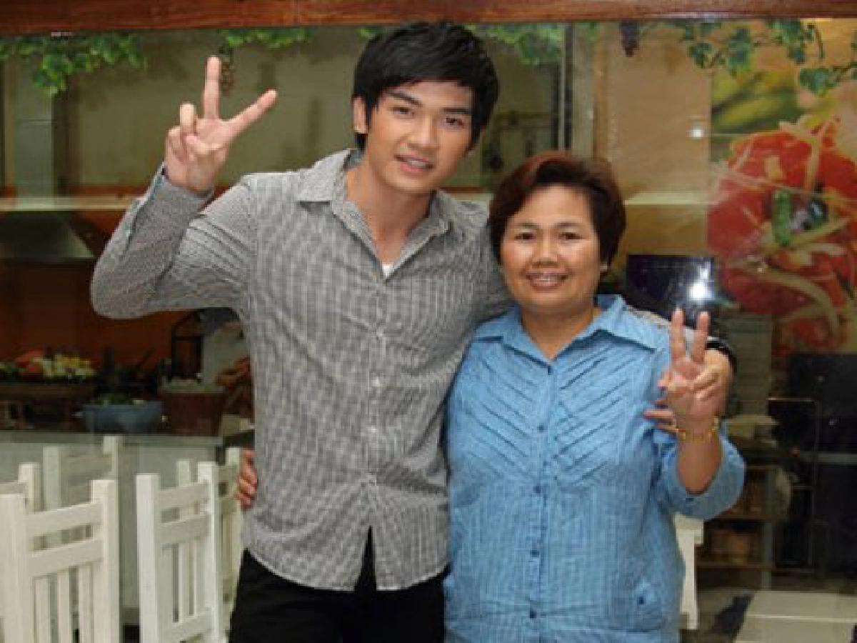 ตามติด สิงโต
โชว์ลีลาทำ "ส้มตำ" ตามติด สิงโต
โชว์ลีลาทำ "ส้มตำ"
