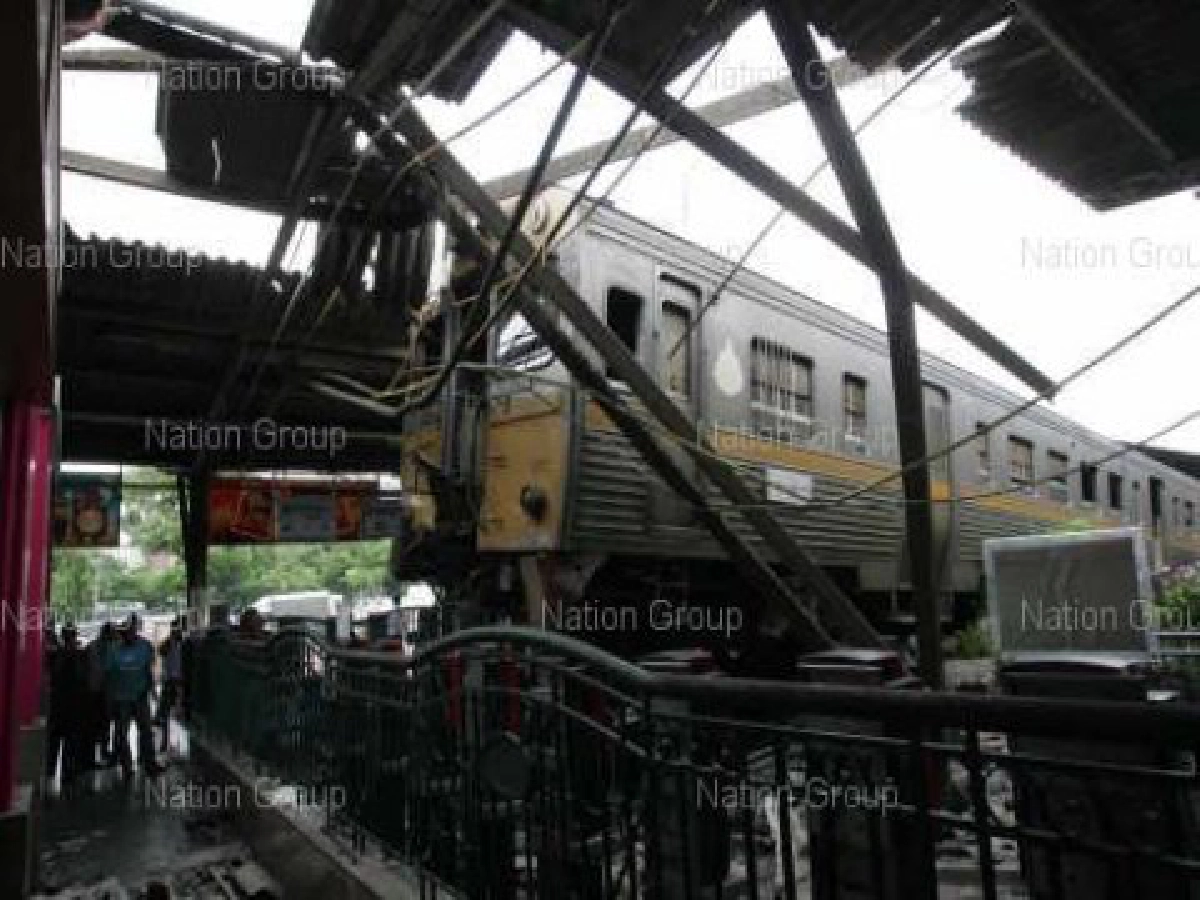 รถไฟชนหัวลำโพงพขร.เจ็บปชช.วิ่งหนี รถไฟชนหัวลำโพงพขร.เจ็บปชช.วิ่งหนี